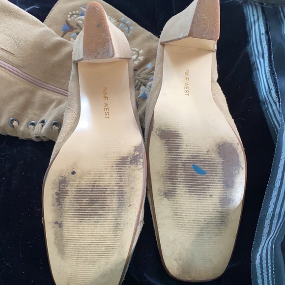 Embroidered suede boots 9M - Picture 2 of 7